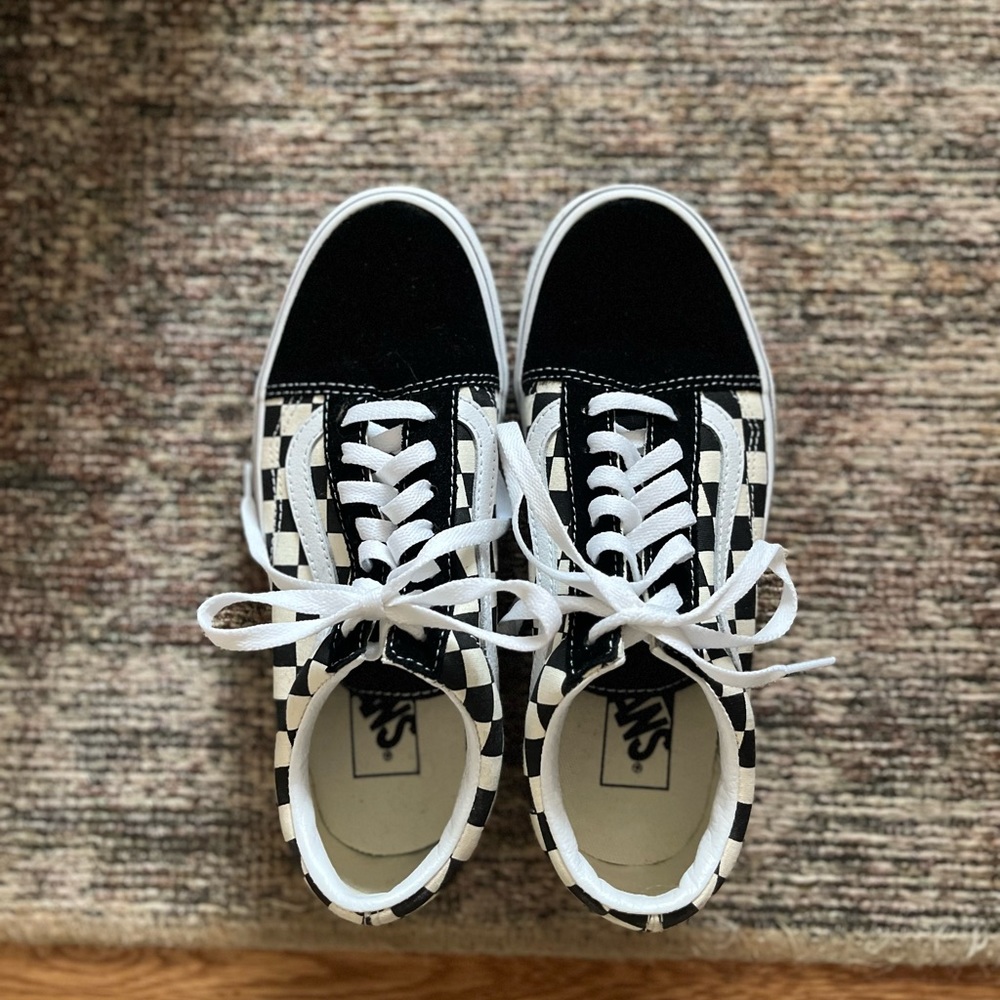 Women’s 7.5 Checkered Vans, BRAND NEW